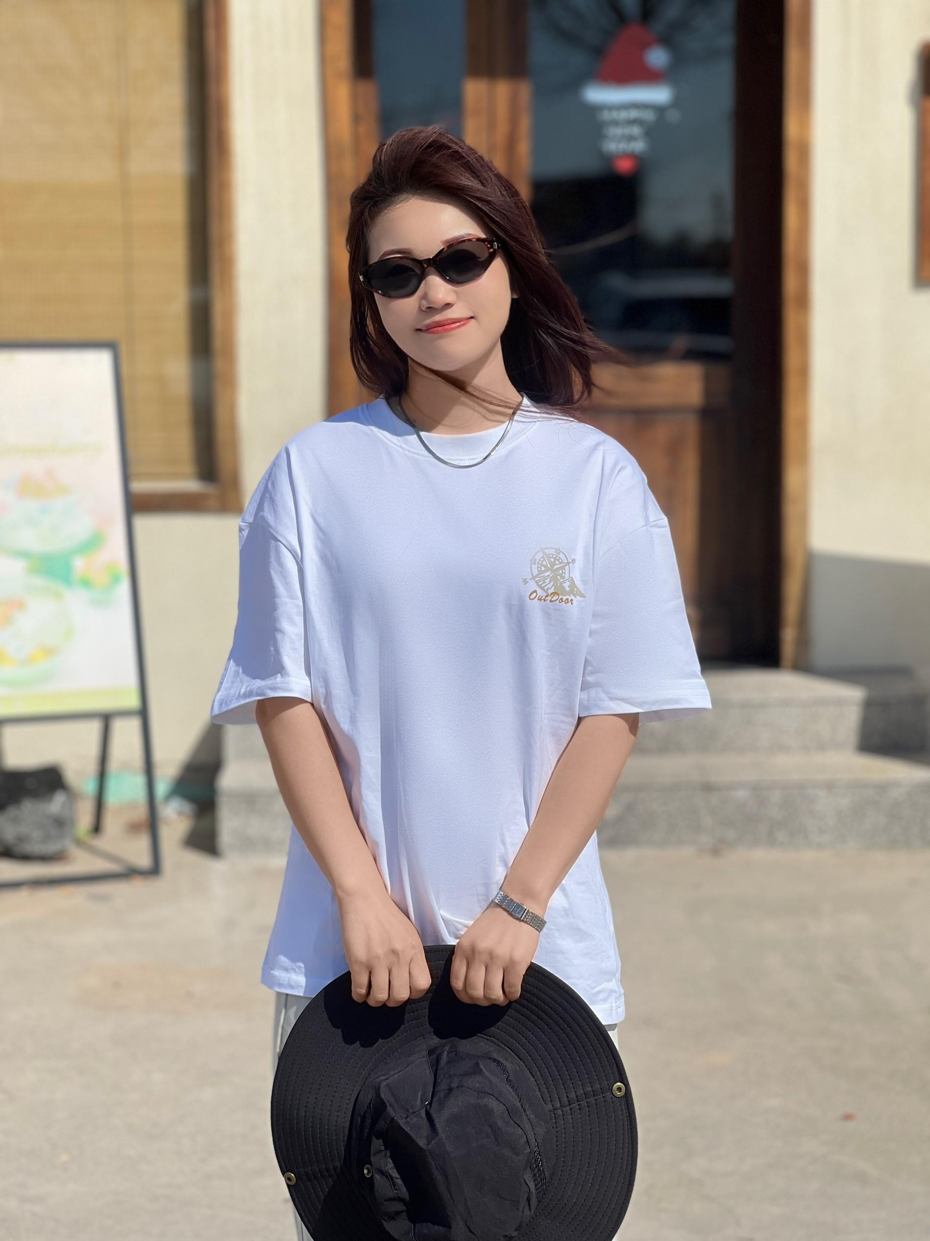 早春citywalk|白T+工装裤的户外松弛感🏕️